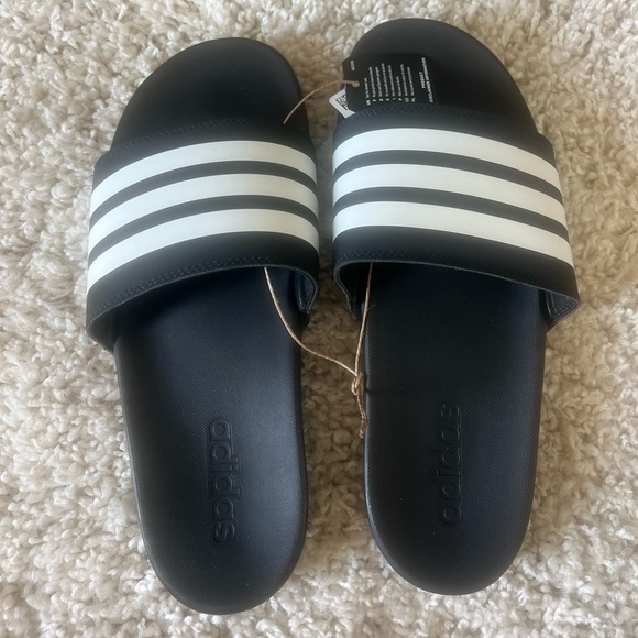 New in box Adidas Adilette Comfort Slides - Picture 2 of 3